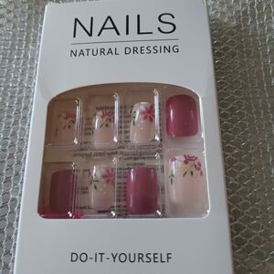 Floral Nail Set - Pink and Cream